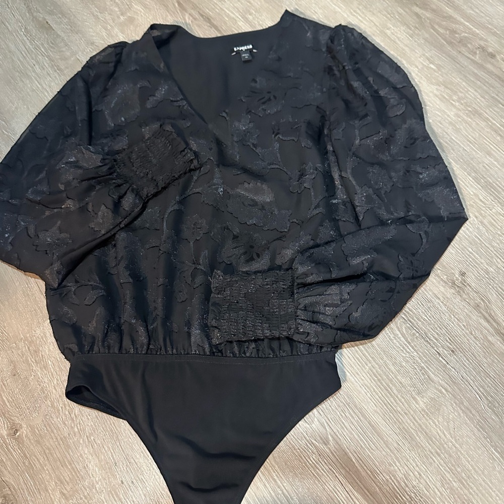 Express Black Floral Jacquard Long Sleeve Bodysuit XS Puff Sleeve Snap Bottom